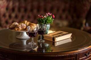 Апартаменты Antique Old Town studio by URBAN RENT Вильнюс Апартаменты с 1 спальней-26