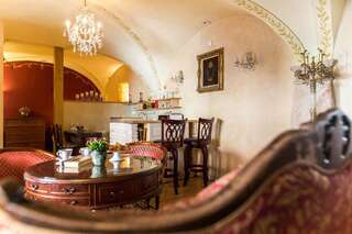 Апартаменты Antique Old Town studio by URBAN RENT Вильнюс Апартаменты с 1 спальней-37